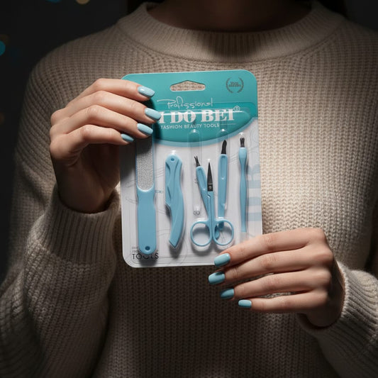 Mani Pedi Kit 6 Pcs Abs Plastic Professional Grooming Tools Set (Random Color)